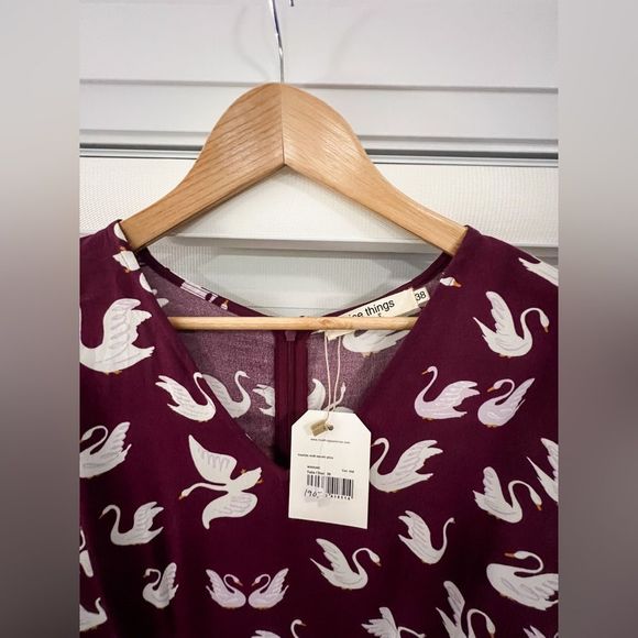 🦢Nice Things🦢 Deep Purple Swan Print Midi Dress / Size US 8 / EU 38 - Picture 15 of 15